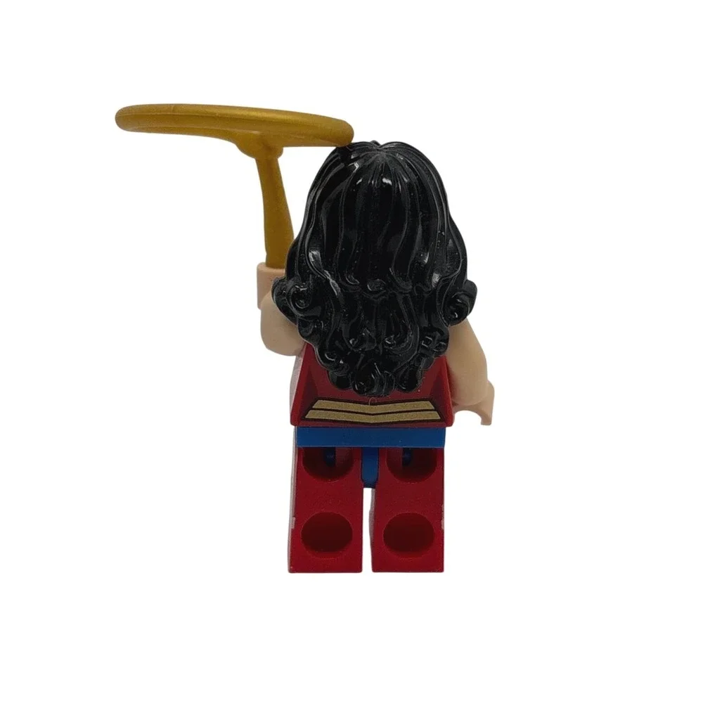LEGO DC Super Heroes Wonder Woman Minifigure with Lasso of Truth 76046 sh221